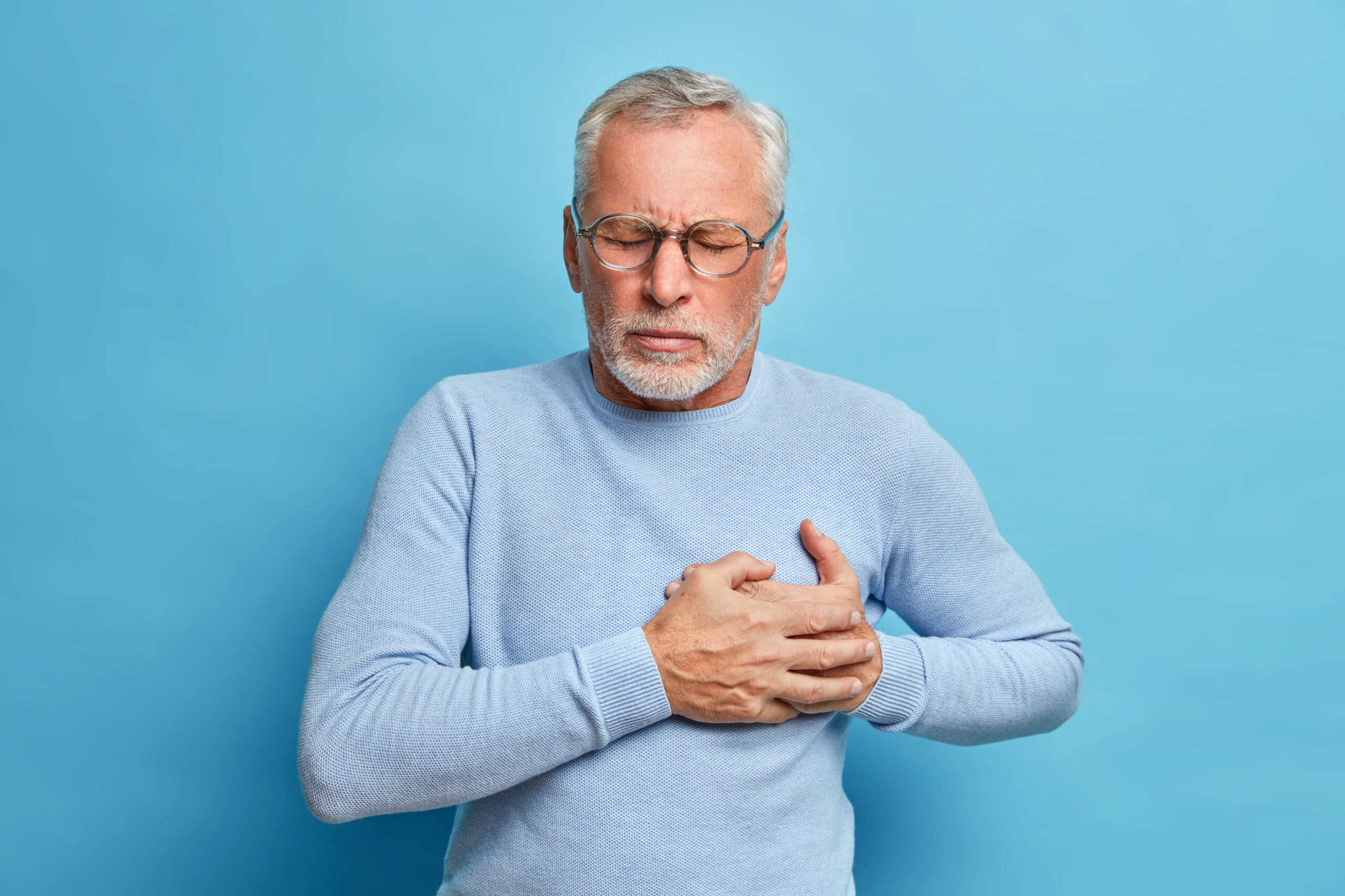 Symptoms of trapped wind and heartburn